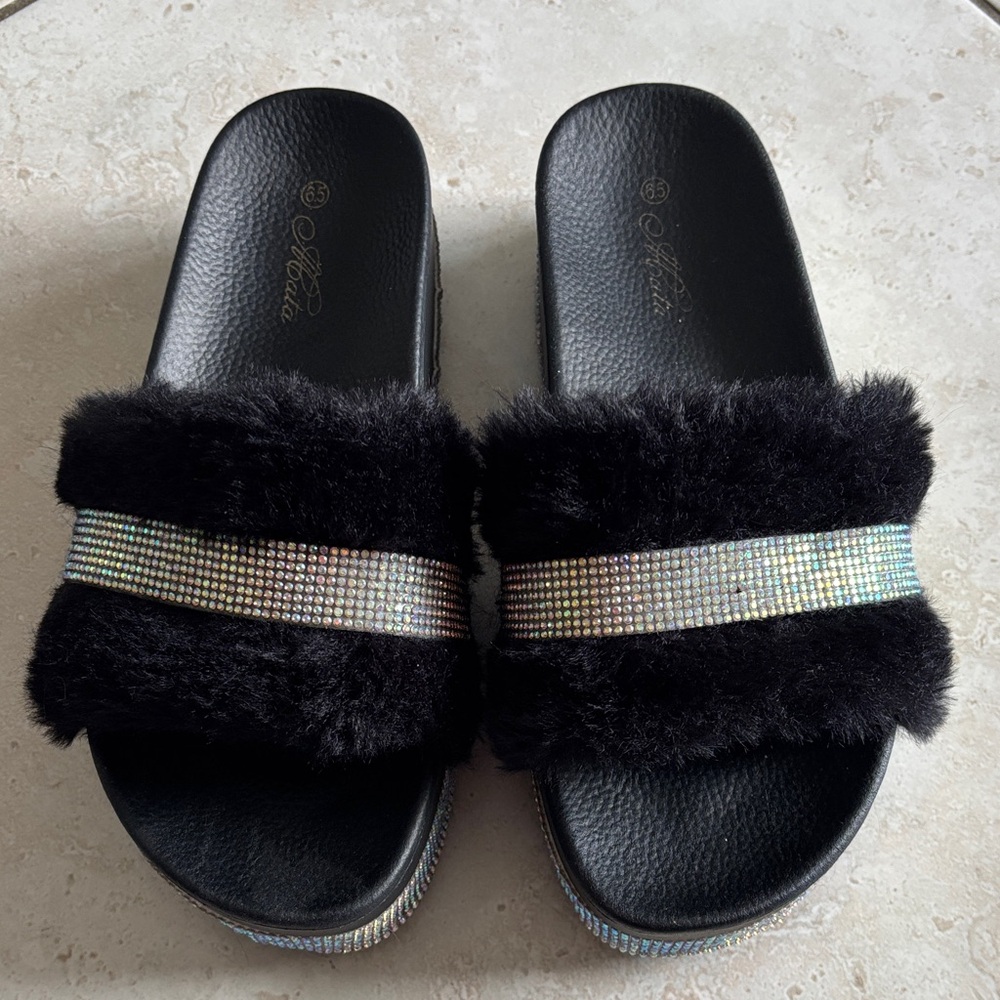 Stylish Black Fur Slide Sandals
